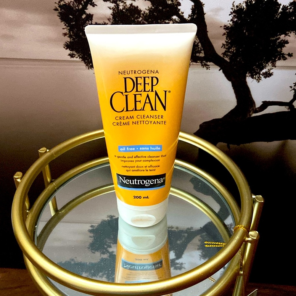 Neutrogena deep clean oil free cleanser